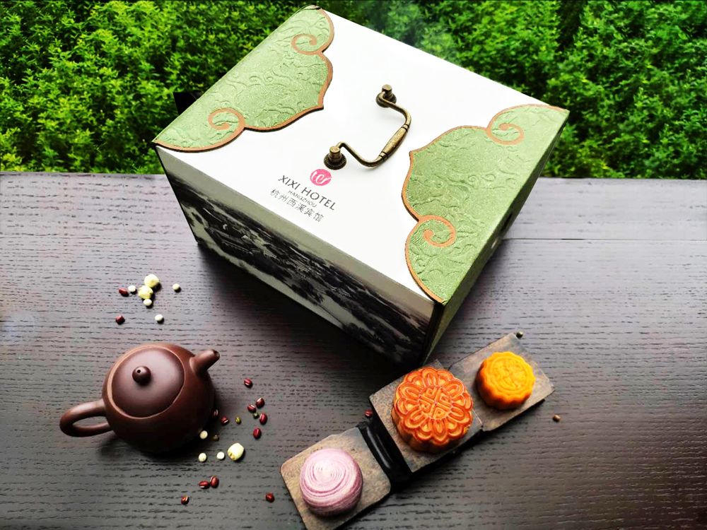 西溪典雅设计杭州洲际酒店今年推出两款月饼礼盒明月礼盒沿袭洲际经典