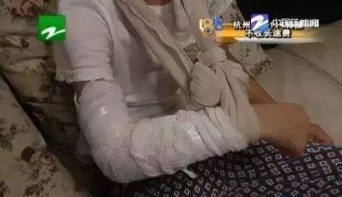                     惊！宝宝玩滑梯折断脚，只因妈妈做了这个动作，很多父母都没意识到这很危险