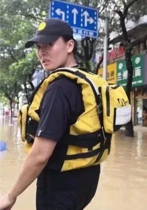 独家专访 皮划艇世界冠军许亚萍临海救援的12小时