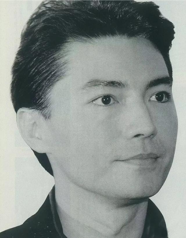 他是曾经的亚洲第一美男,"50全球最美的人"之一,惊为天人