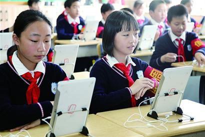 中国教育部：全国中小学自今秋起必修电脑编程、书法，并强化科学课