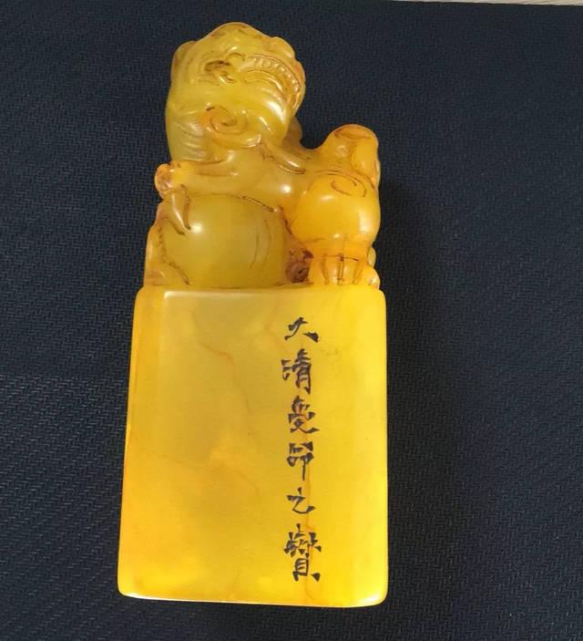 中国　篆刻　玉石田黄石彫刻　山水人物刻　印材　置物　V　7810 精品——田黄石
