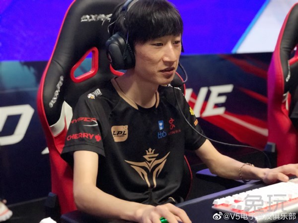 uzi复出首秀热度多高 87f624e1951645419e0c947ec108c662.jpeg