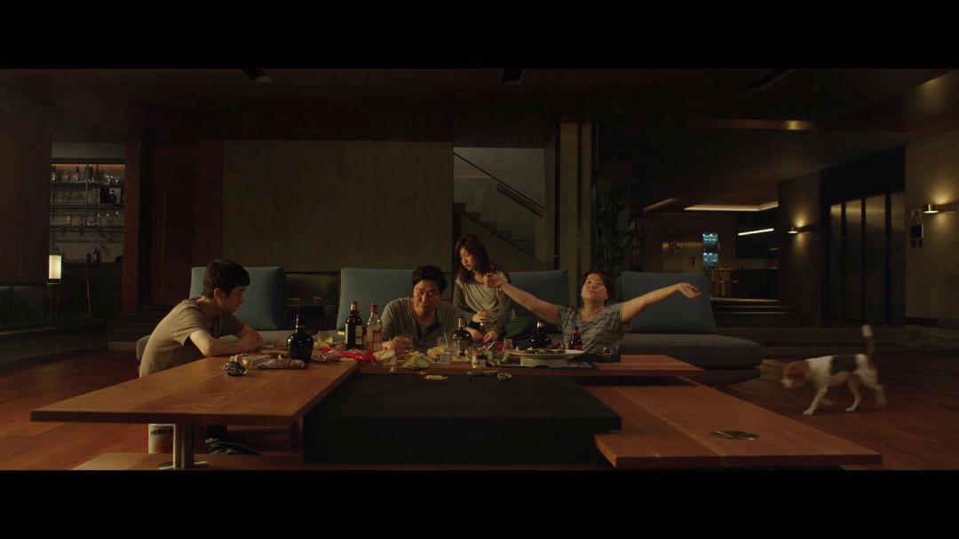 《寄生虫》配拿奖吗