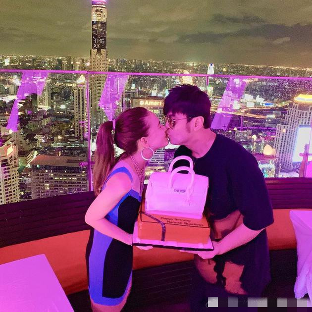 今日份的狗粮!周杰伦为妻子庆26岁生日 昆凌一脸幸福甜笑 皇冠体育在线