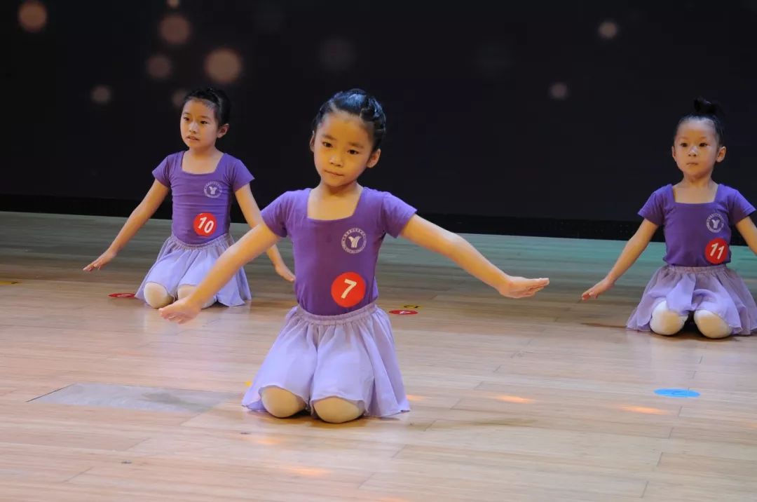 中国艺术科技研究所华彩中国舞蹈考级今日圆满