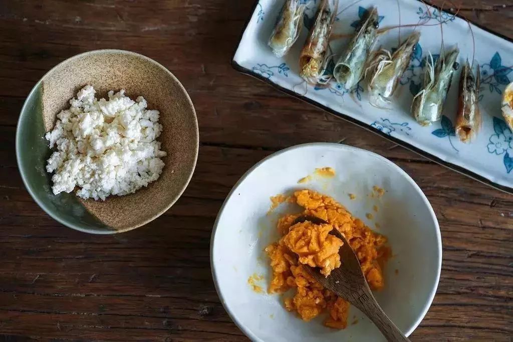 米饭加鸡蛋液加豌豆加胡萝卜丁 b42823e0468a4a4bb27300f72eec03e8.jpeg