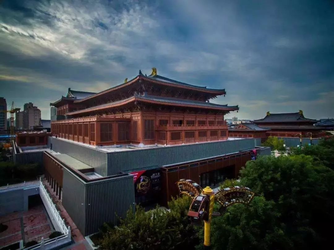 00 地址:西安市新城区太华南路25大华5剧场 陕西大剧院位于西安
