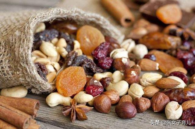                     如果宝宝换牙了，常给宝宝吃这3种食物，有利于牙齿矫正和生长