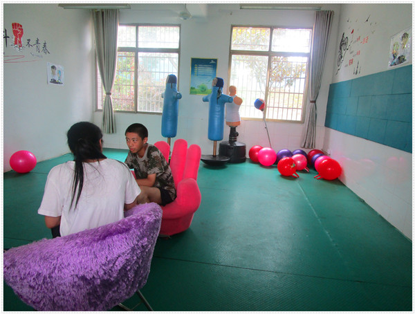 湖北封闭式军事化学校:溺爱孩子的后果