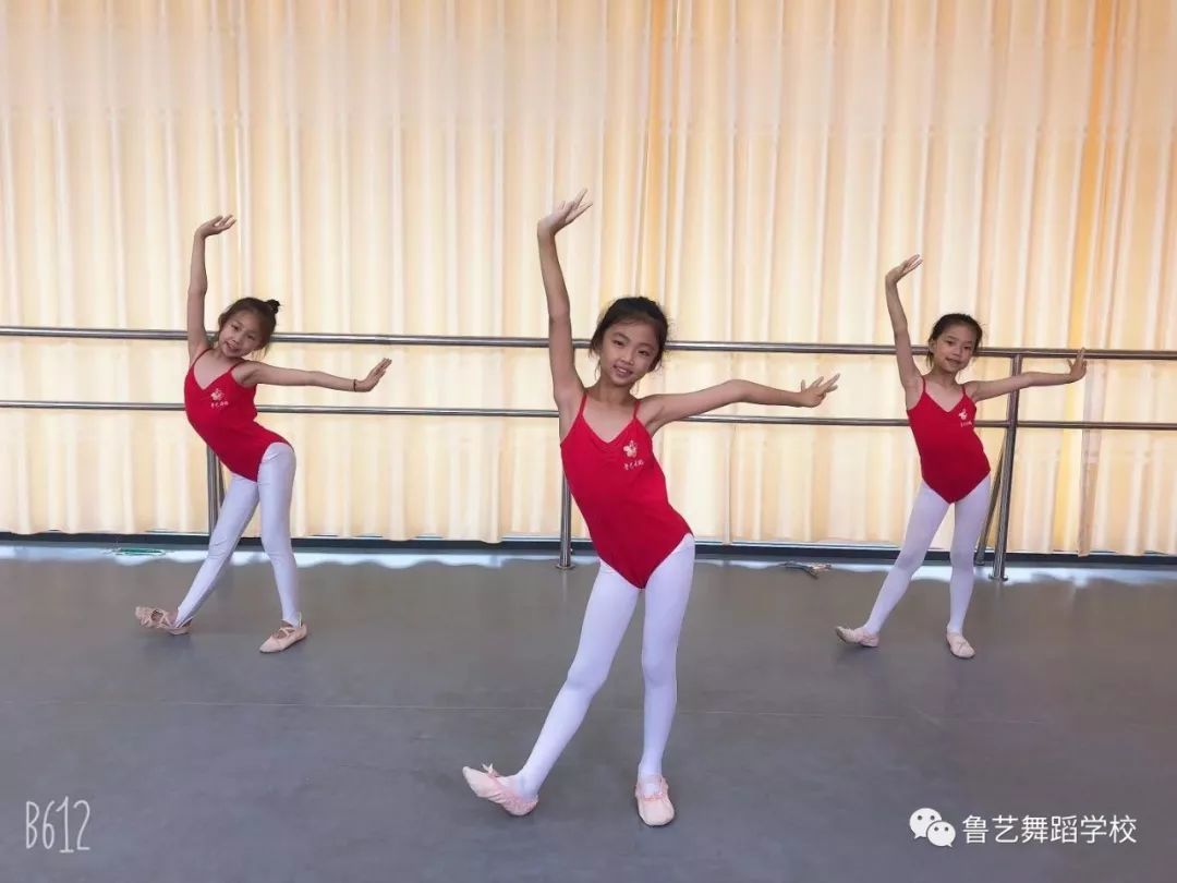 小孩子怎么学舞蹈 df9c0a33f6734ffc8d472abbbb9f01de.jpeg