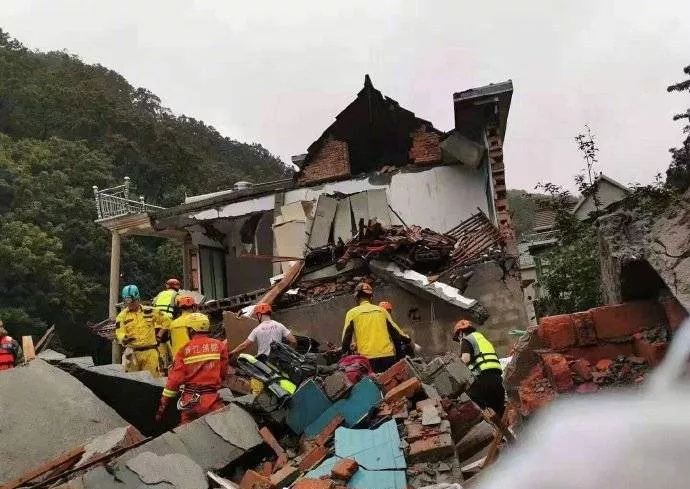 银坑镇人口_常平银坑森林公园(2)
