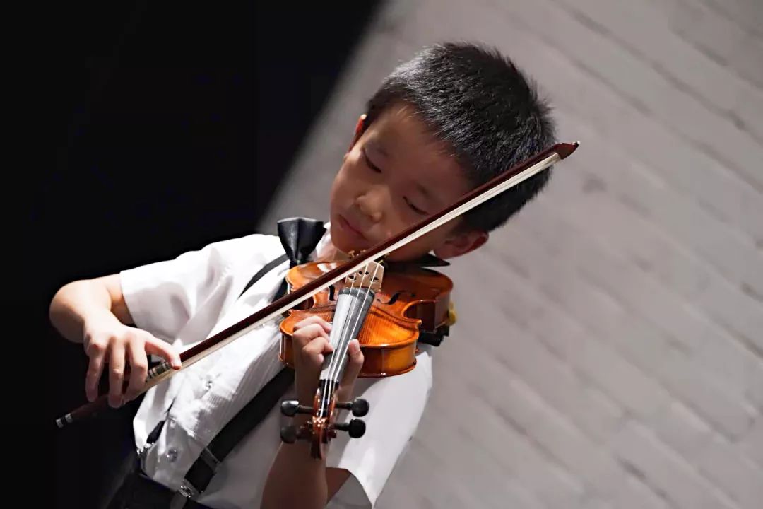 指鸣天籁818号杨涵小提琴师生音乐会