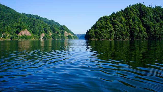 石柱土家自治县地表水总体水质为优 林语岚山邀你开启