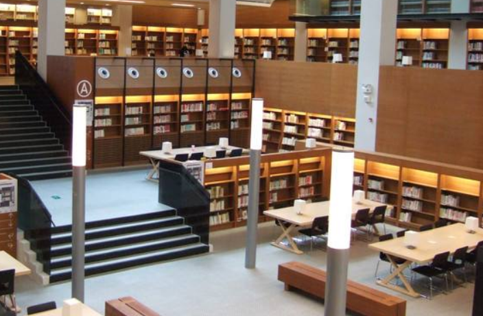 并以其父亲的名字命名,图书馆位于苏州大学独墅湖校区,炳麟图书馆于