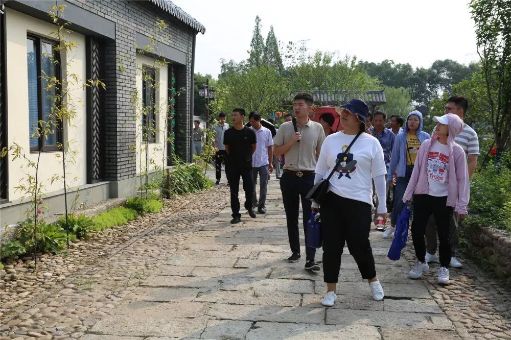 咱们浦阳灵山村,为落实全面从严治党要求,从严从实加强村社干部队伍