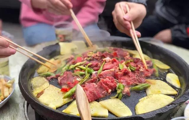 名字朴素的贵州毕节,美食却会发光