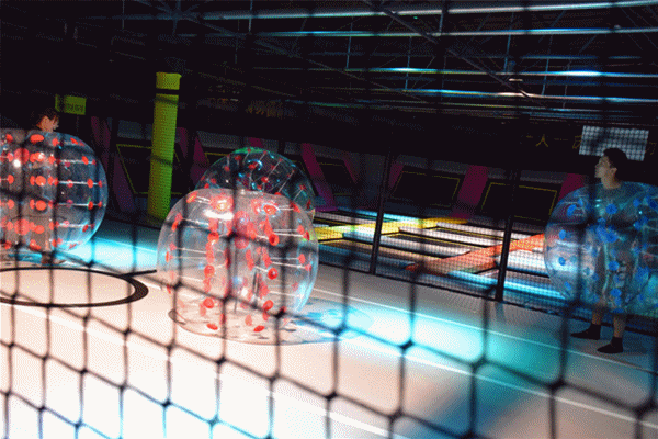 fly6蹦床俱乐部丨魔鬼滑梯,蹦床攀岩,碰碰球,大滚轮.