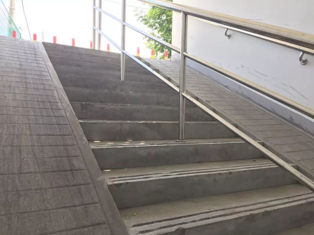【百姓之痛】刚打通的断头路再次成为断头!_非机动车
