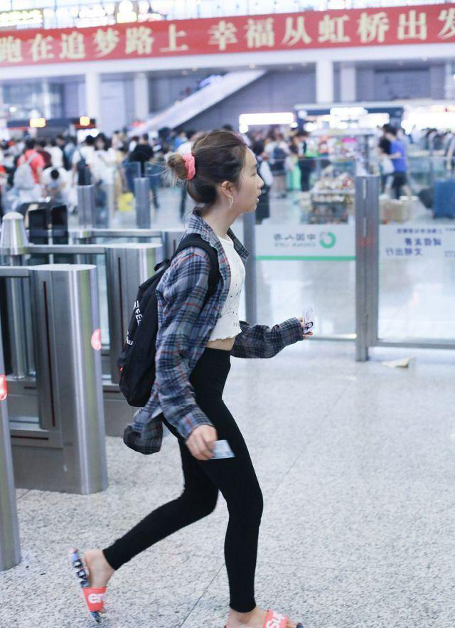 小黑家小女儿 6f7b5c78a5ae4e458118654498292af2.png