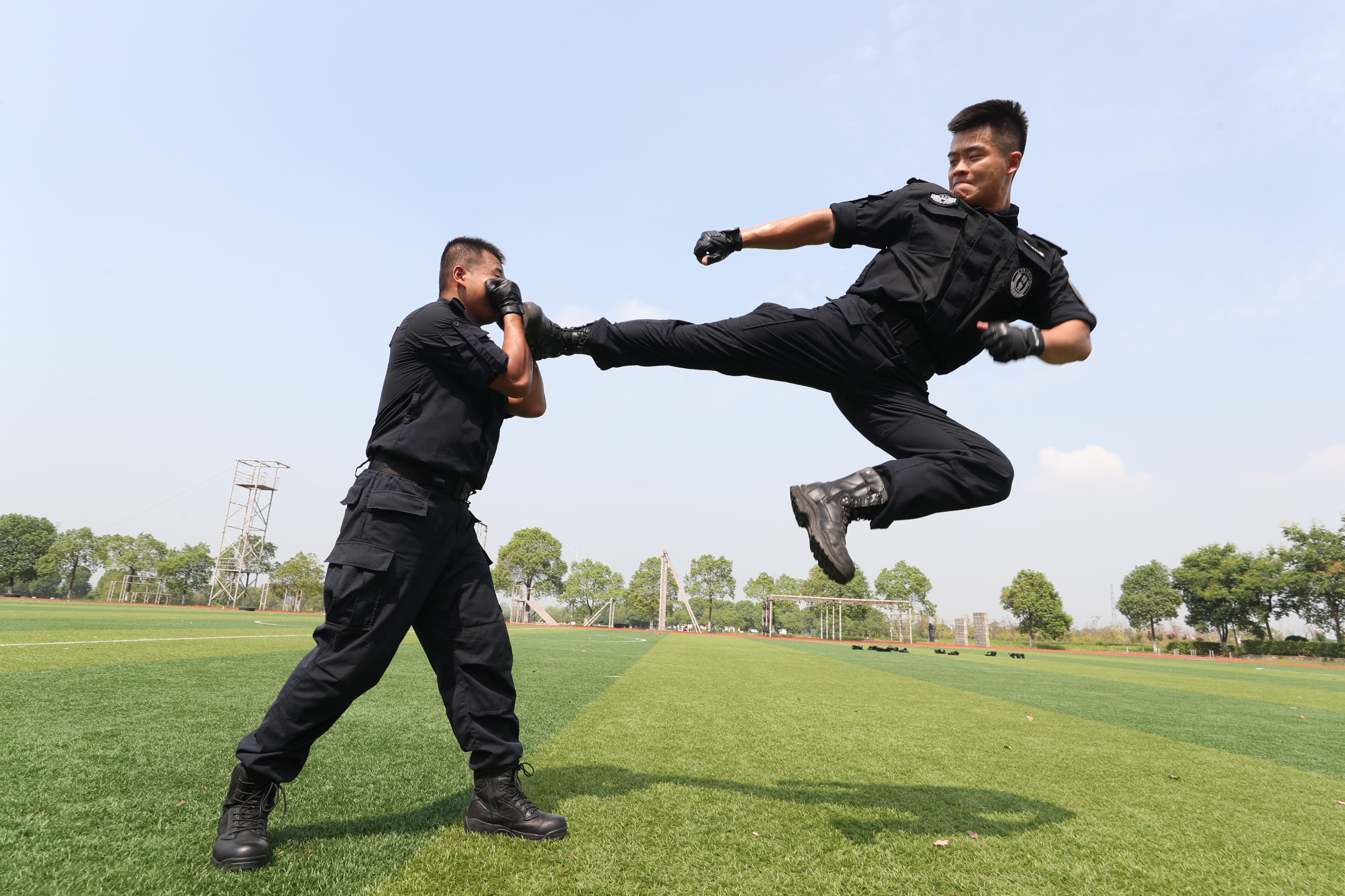 武汉铁路特警训练保安全