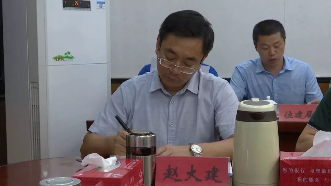 光泽县领导实地查看公交首末站,万福农贸市场.