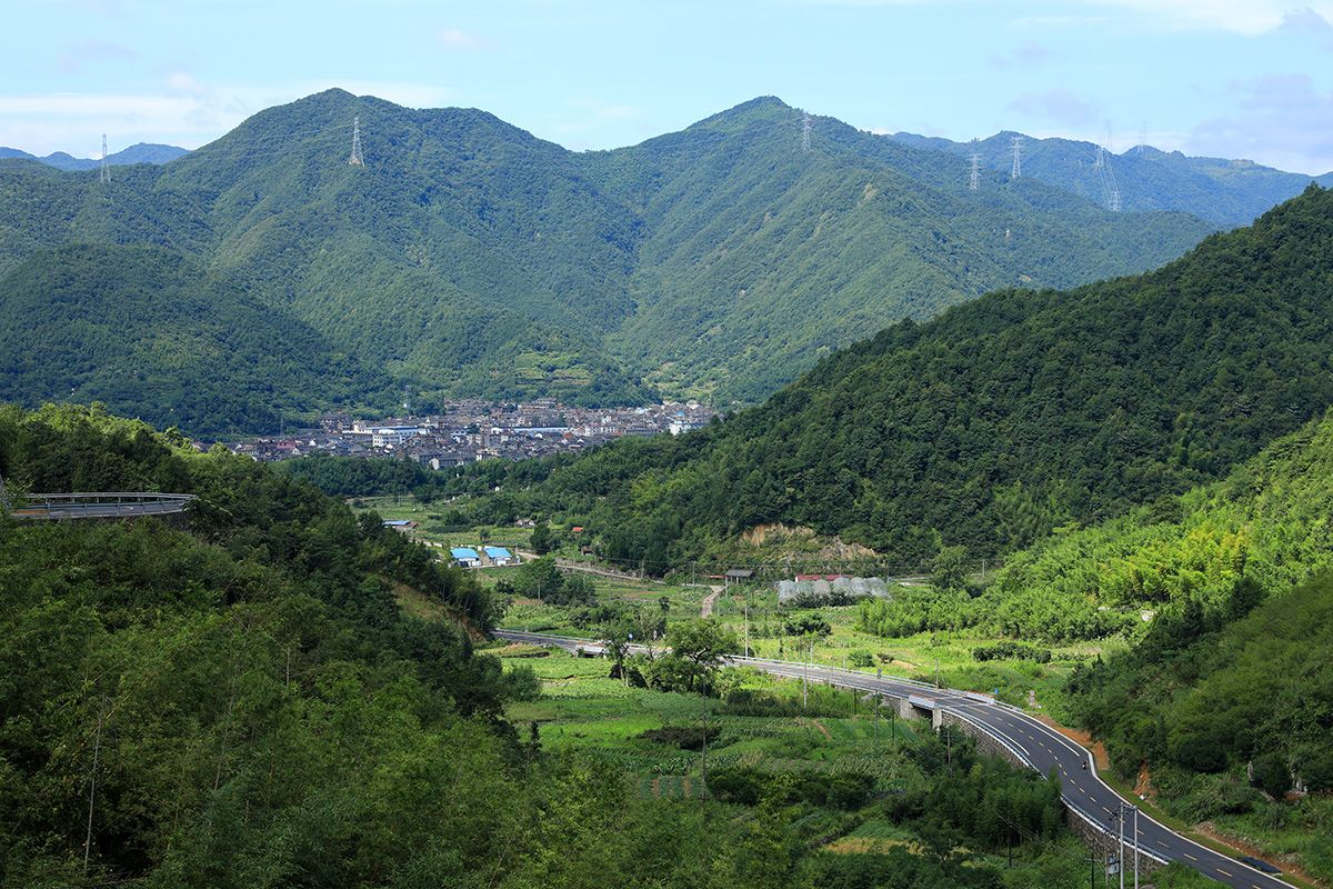 大岙岭隧道通车宁波进出四明山有了捷径又一条风景线