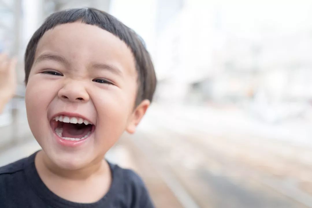                     原创            宝宝如何补钙，除了喝奶这几点也很重要
