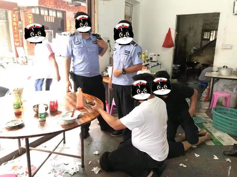 "警察,别动!