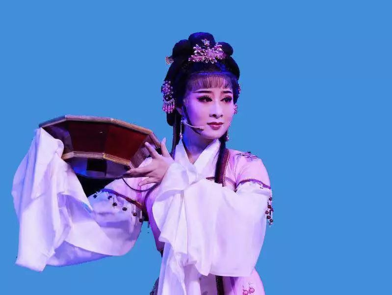 刘巧娜饰李妃演出剧团:宁海弘艺越剧团8月18日《狸猫换太子》小编这