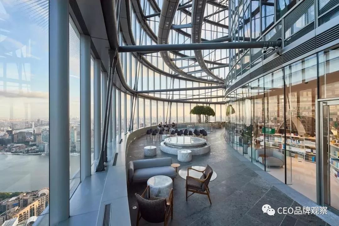 上海最高图书馆?52层高的朵云书院旗舰店,还带两个空中花园