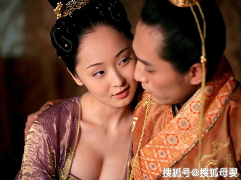                     婴幼健康丨周大生、中国黄金掺假！儿童该戴＂毒＂首饰吗