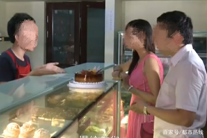 母亲走时没抱上孙子,愚孝丈夫为报复冒充功能障碍,三年不碰妻子