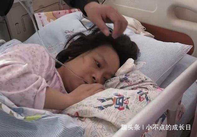                     宝宝出生后，第1个抱她的人很重要，但要避免这4种人，并不是迷信