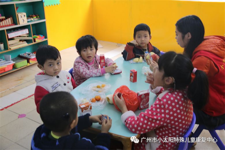 幼儿园小朋友简单的介绍自己 f5f1f3ffd433480d8dcbebbd6a5572e0.jpeg