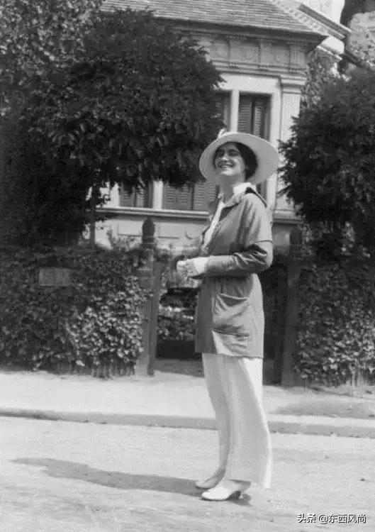 Chanel的帽子、经典小黑裙及其套装，为什么流行超过100年_Coco