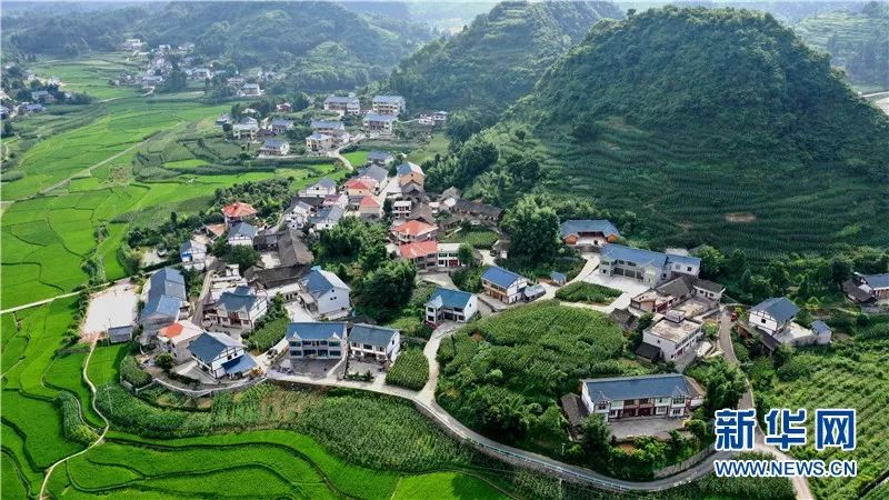 GDP百强村_中国gdp增长图(2)