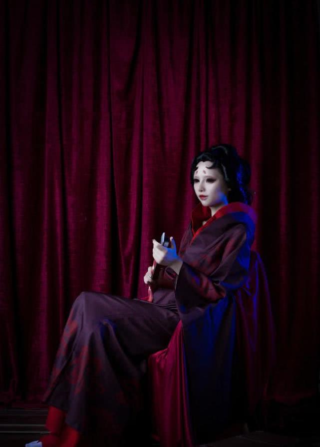 大神级的红蝶cos让我记起第五人格是个恐怖游戏