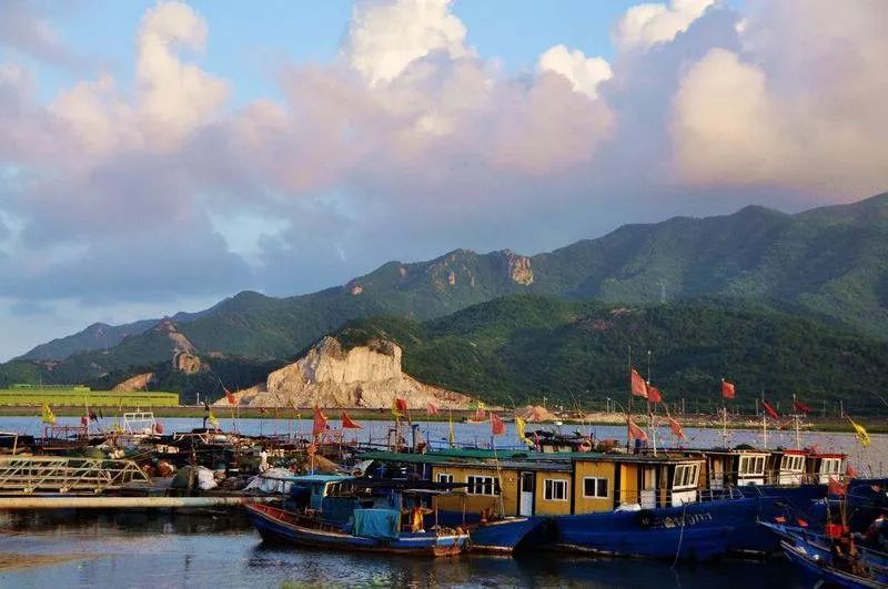 三门县 三门县位于台州东北部沿海,历史悠久, 新石器时代就有人类在三