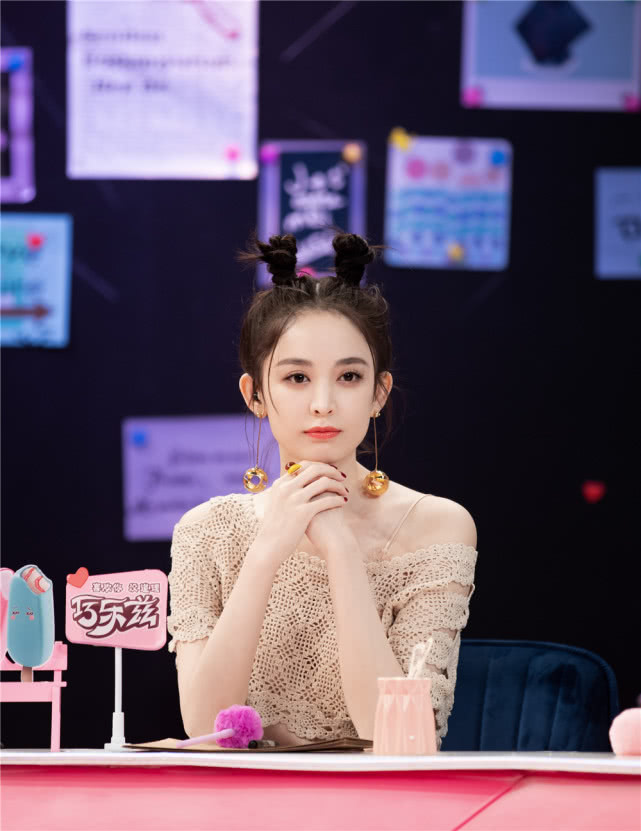 古力娜扎活动照来袭,少女哪吒头好抢眼