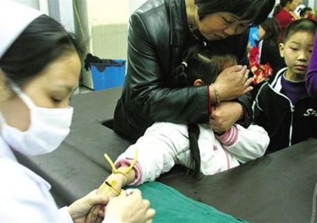                     医生孩子为何生病少？偷走孩子抵抗力的“好习惯”，医生从不做