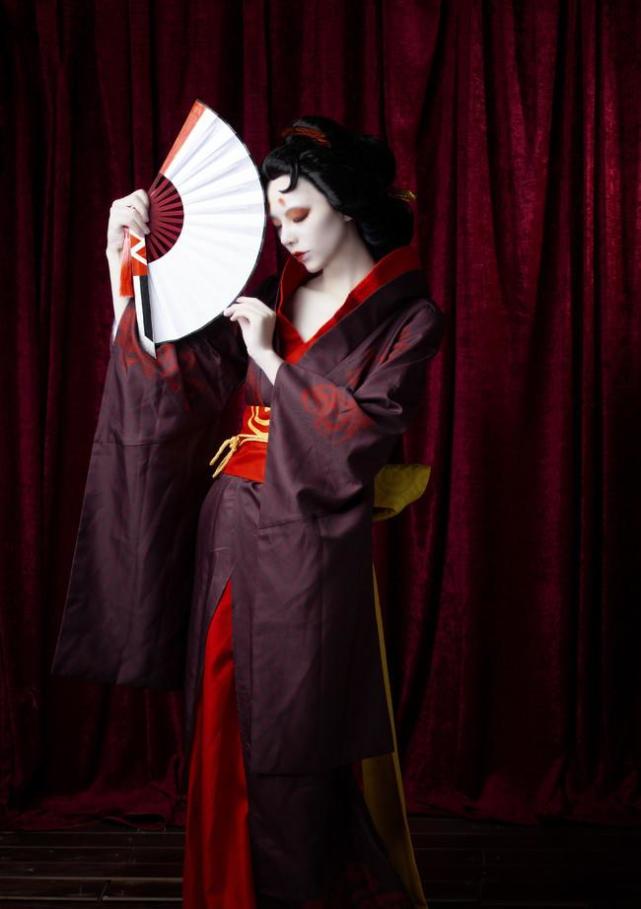 大神级的红蝶cos让我记起第五人格是个恐怖游戏
