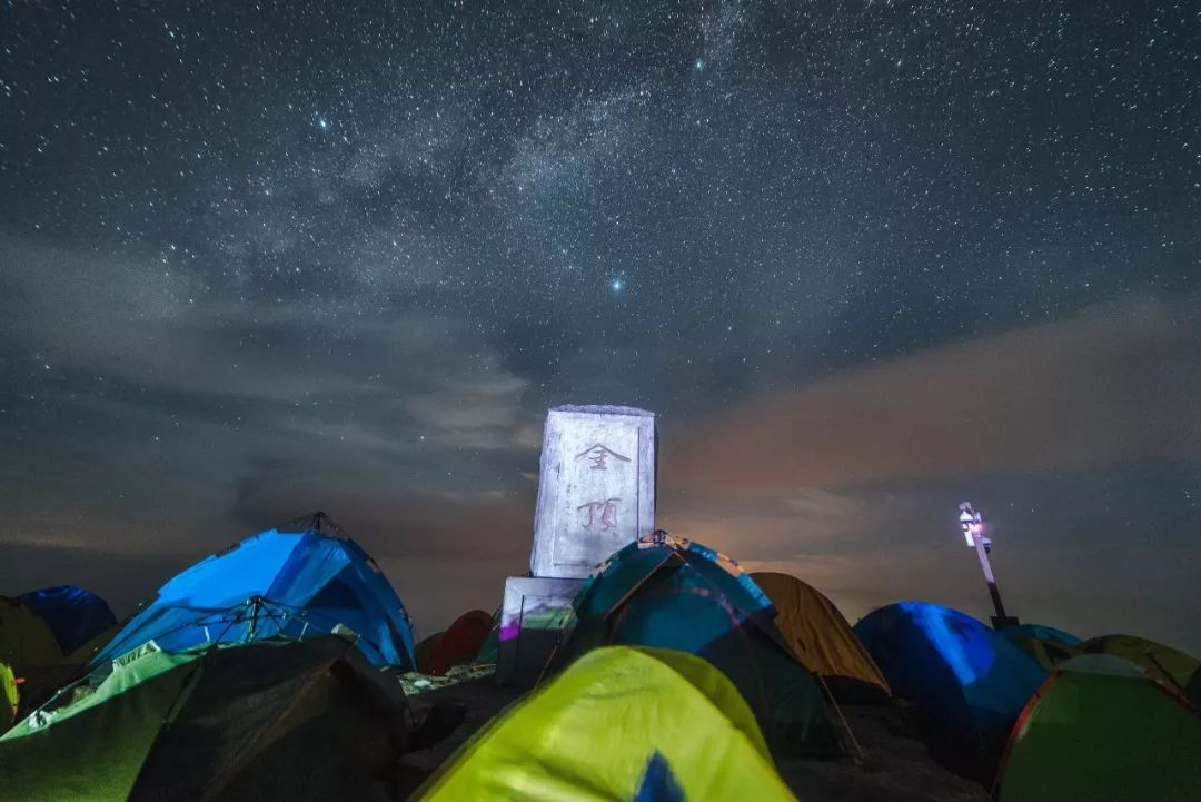 这个8月,躲进武功山吹着山风数流星!_星空