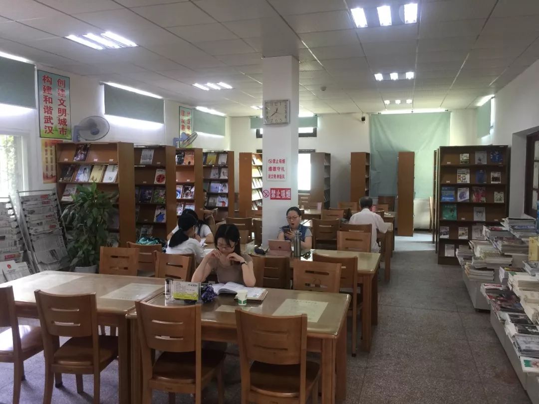 蔡甸区图书馆4个部门(少儿阅览室,期刊借阅室,成人借阅室,自习室)