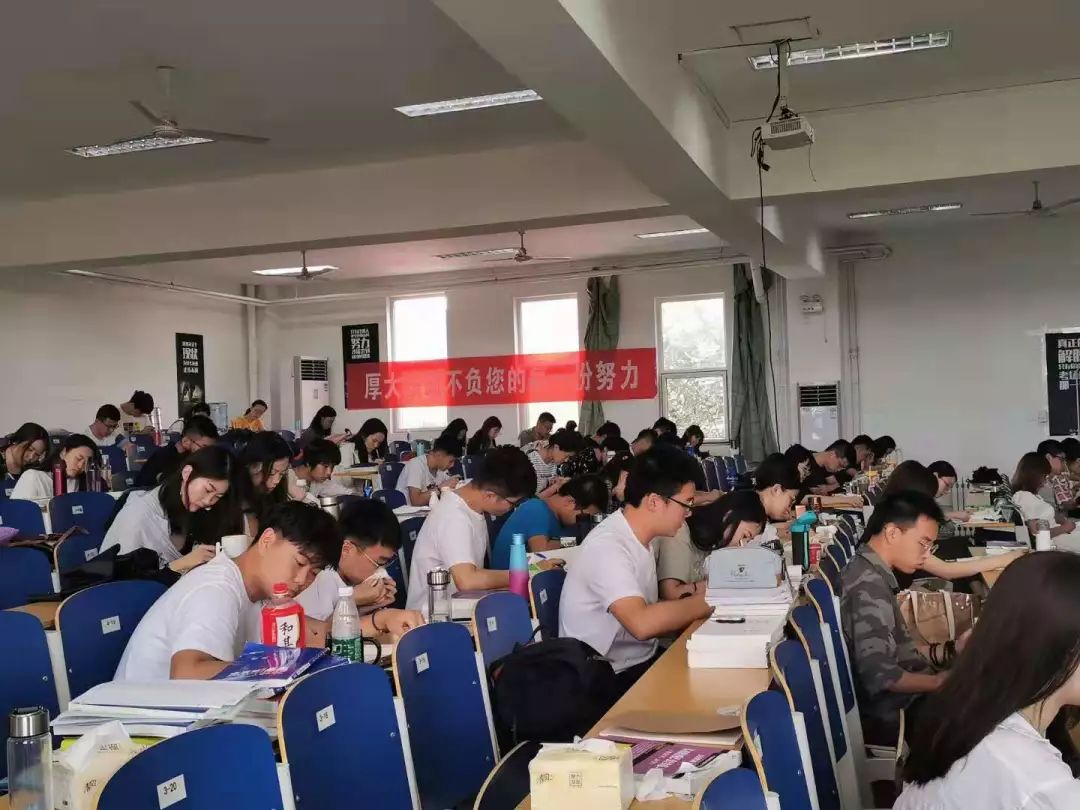法学评估排名2020教_2020年国内法学各校排名已出,人大占据榜首,清华北大