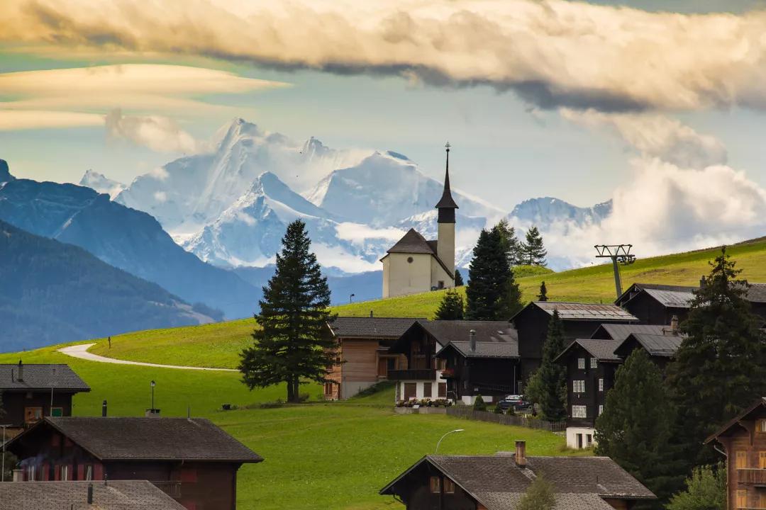 瑞士阿尔卑斯山脉风景