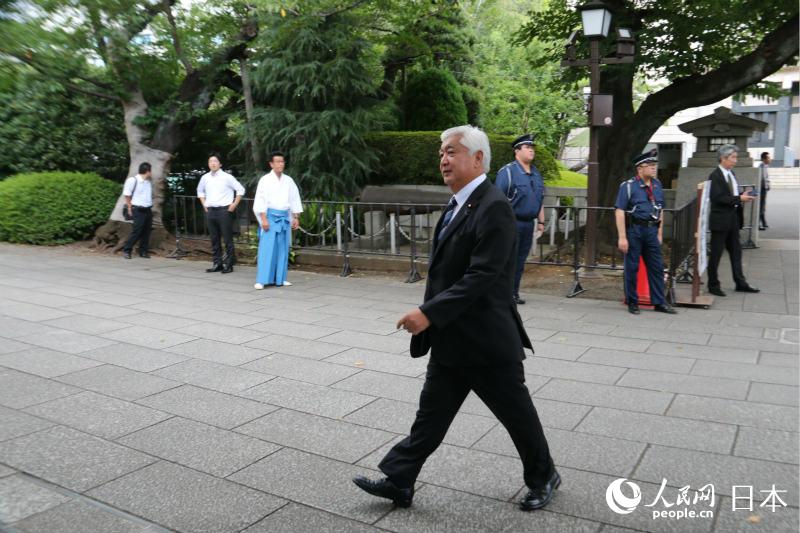 日本首相安倍晋三以自民党总裁名义向靖国神社捐献祭祀费