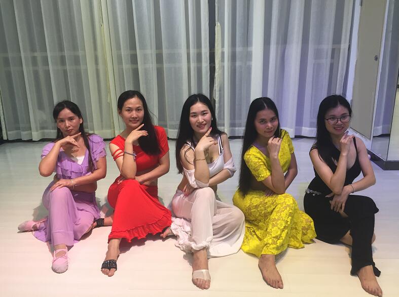 龙华肚皮舞老师分享:肚皮舞胸和肩部的震颤技巧详解