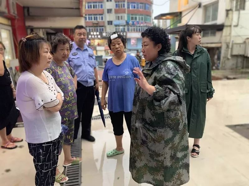 人口巡查警察_和平精英巡查员图片(2)