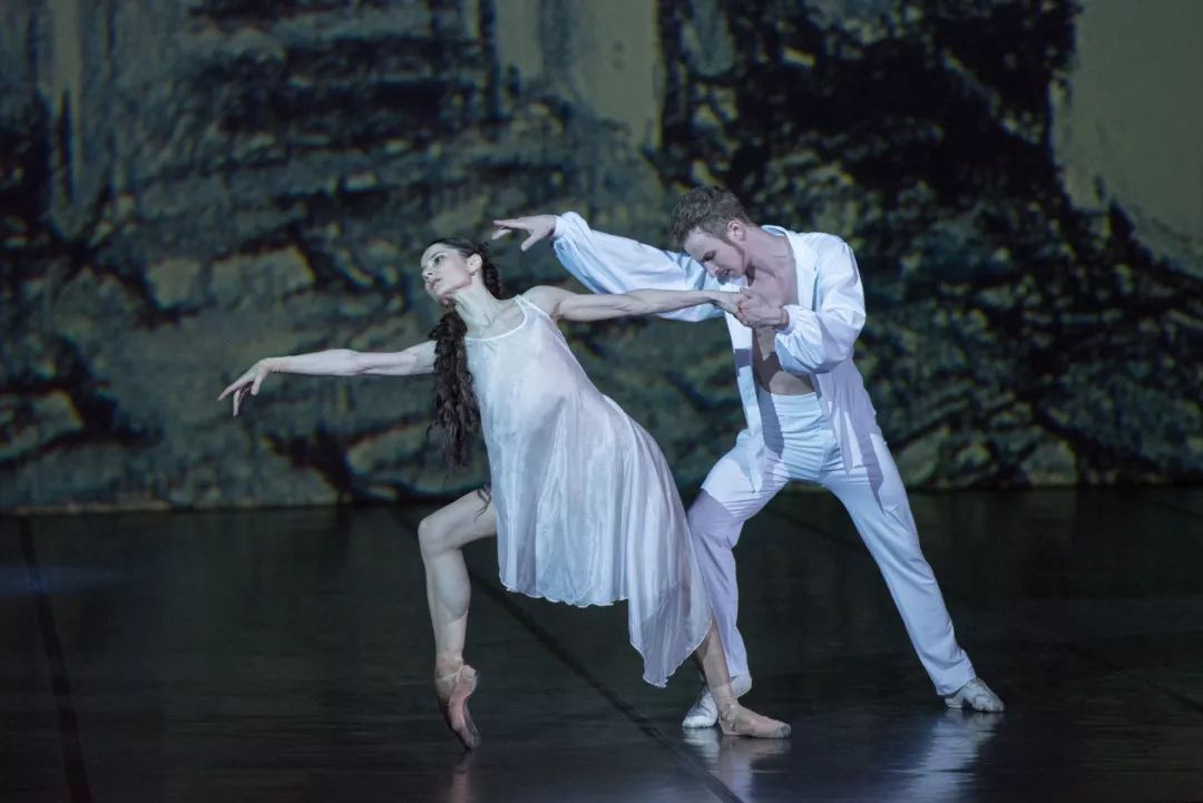 飞蛾扑火是哪个电视剧插曲 c55b60d4437a40abbcc0671271a25278.jpeg